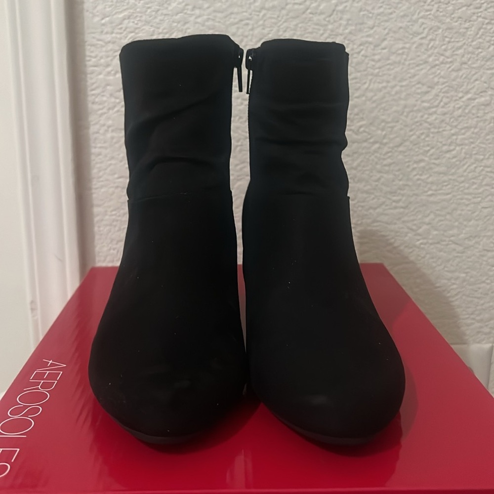 Black boots - Picture 2 of 10